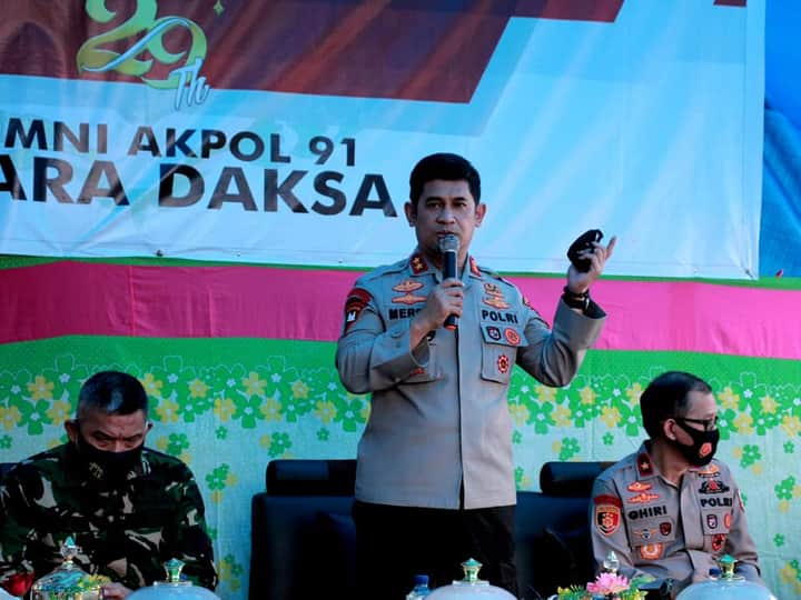 29 TAHUN PENGABDIAN AKPOL 91, KAPOLDA SULTRA LAKUKAN BAKSOS DI LAONTI