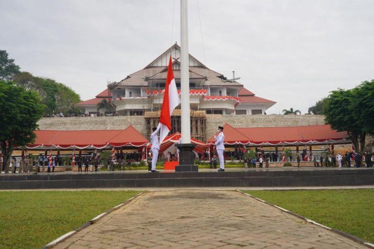 Pemprov Sultra,gelar Upacara HUT Kemerdekan RI yang Ke-75 Di rujab Gubernur.