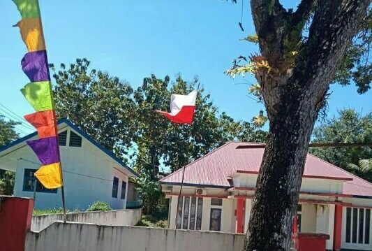 Laporkan Oknum Pengibar Bendera Merah Putih Terbalik, Lurah Fokuni: Tak Punya Jiwa Nasionalisme