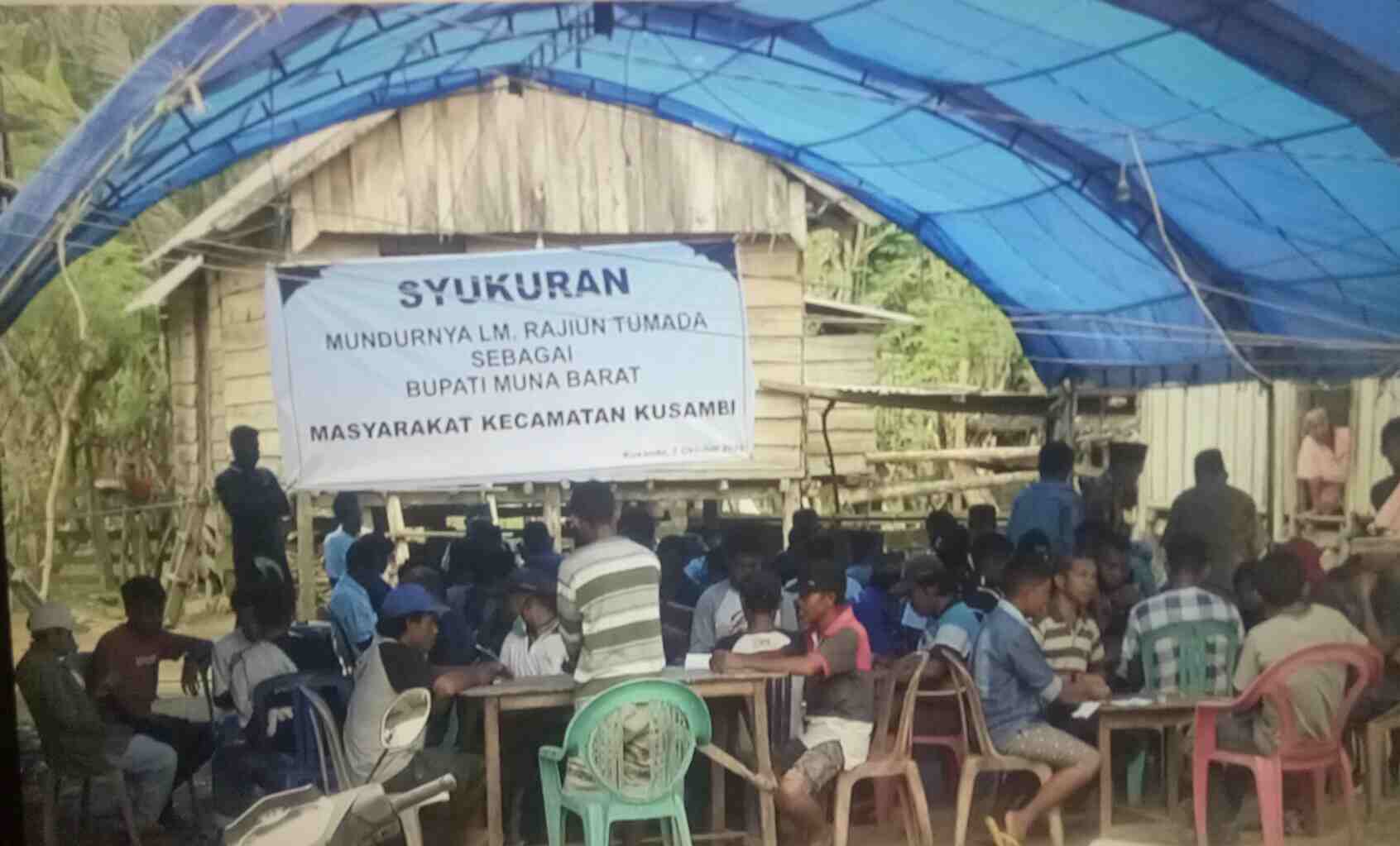 Cara Masyarakat Ekspresikan Bahagia Mundurnya Rajiun Dari Bupati Mubar